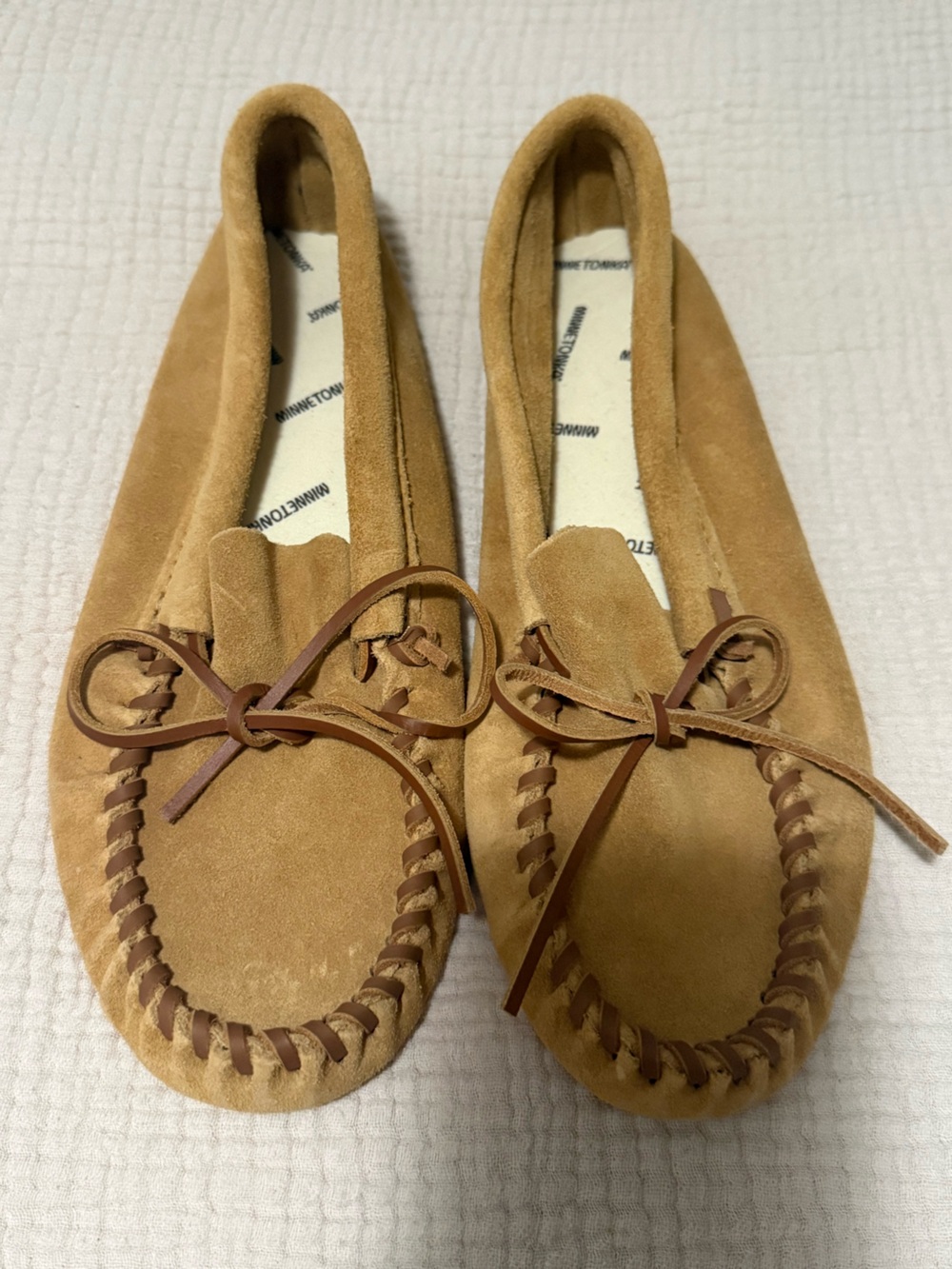 Minnetonka Men’s Suede Moccasin in Camel Brown sz 11 never worn SOFT Travel Home